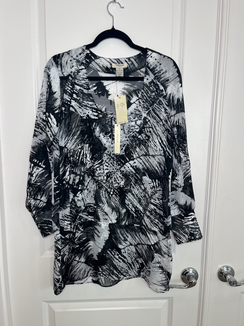 NWT Vertigo Paris Optic Leaves Swimsuit coverup Size M